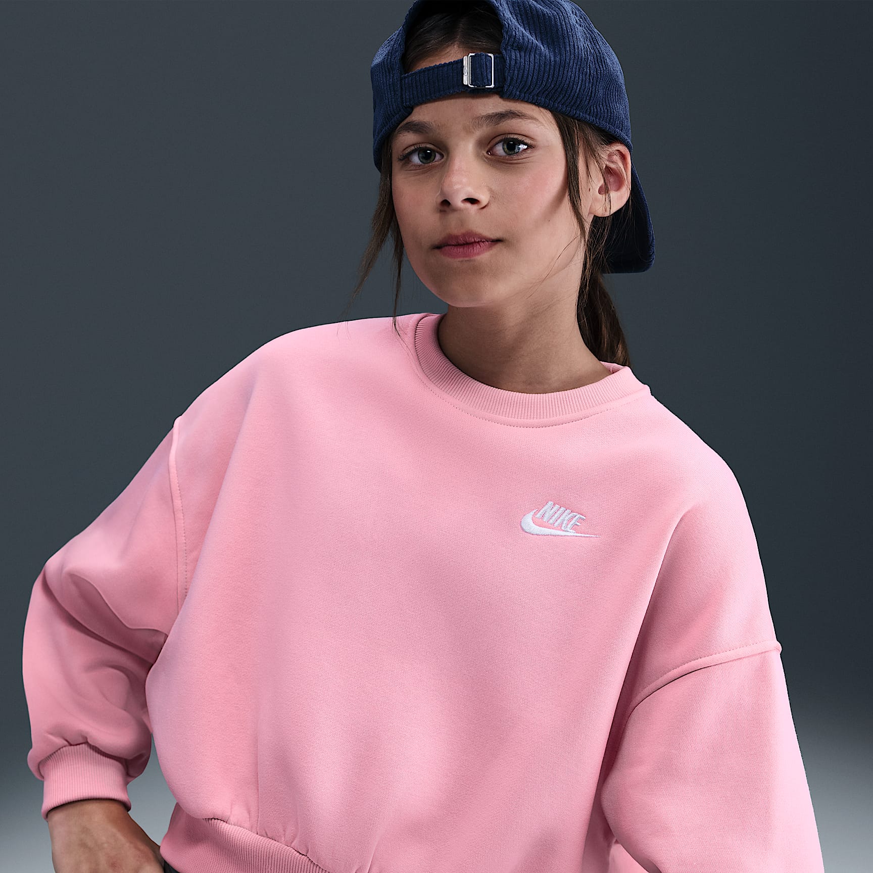 Nike Sportswear Club Fleece Girls' Boxy Crew-Neck Sweatshirt. Nike.com